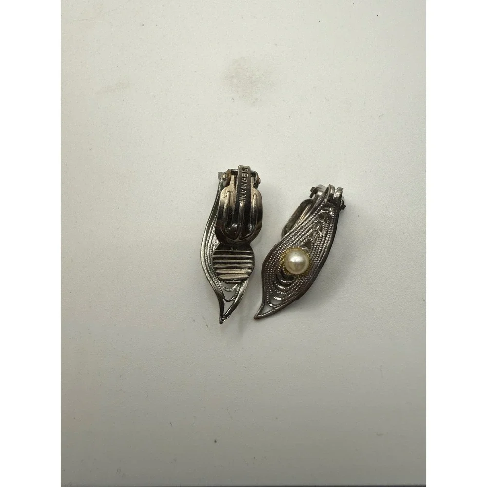 Vintage Germany Silver Tone Faux Pearl Filigree‎ Leaf Clip On Earrings